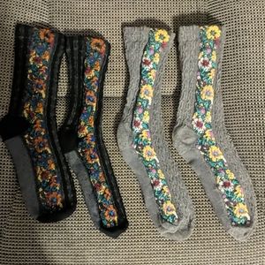 💙Two pairs of flower socks